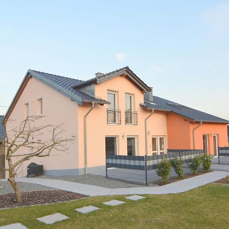 Lovely Modern Apartment With Private Terrace Ellscheid Exterior foto